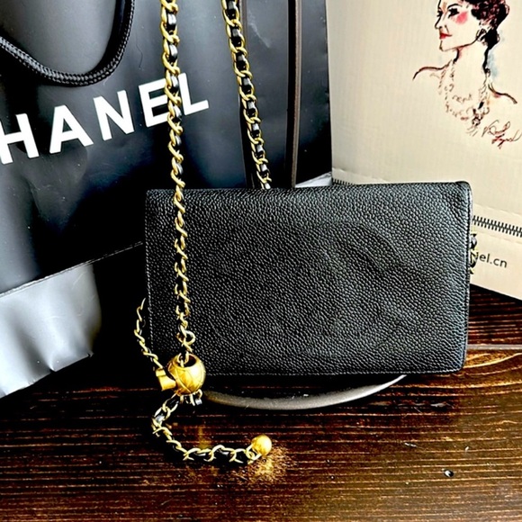 CHANEL Black Leather Clutch with Gold Chain - Picture 1 of 8